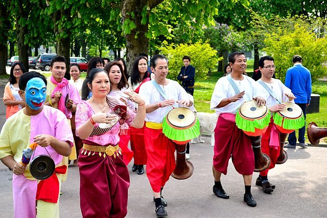 Danza popolare cambogiana – Foto Wikimedia Commons