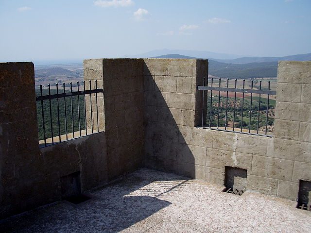 Torre della Rocca Aldobrandesca – Foto Wikimedia Commons