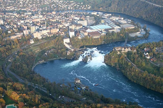 Sciaffusa e le Cascate del Reno – Foto Wikimedia Commons