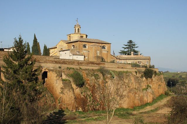 Panorama delle mura di Civita Castellana – Foto Wikimedia Commons