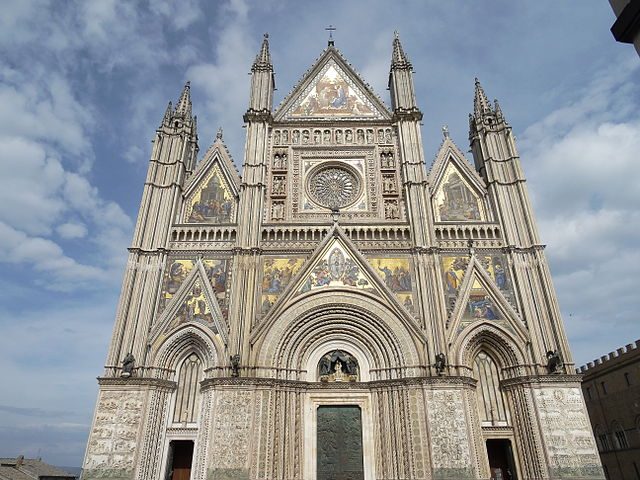 Facciata del Duomo di Orvieto – Foto Wikipedia