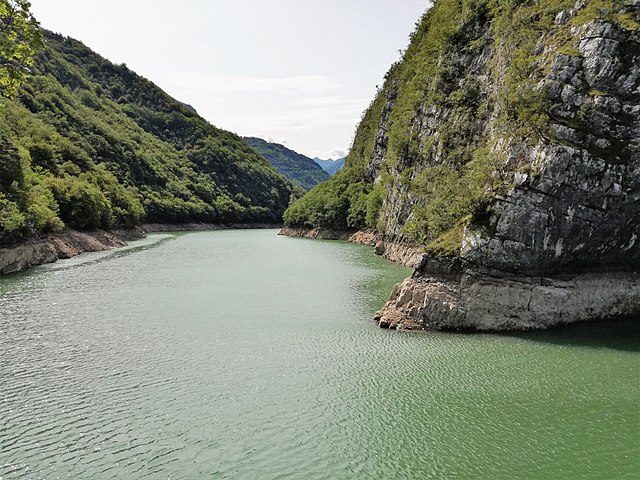 Lago di San Colombano – Foto Wikimedia Commons