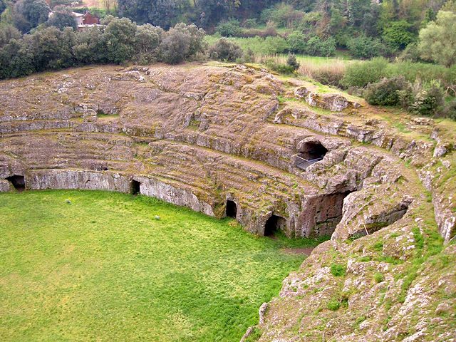 Anfiteatro di Sutri – Foto Wikipedia