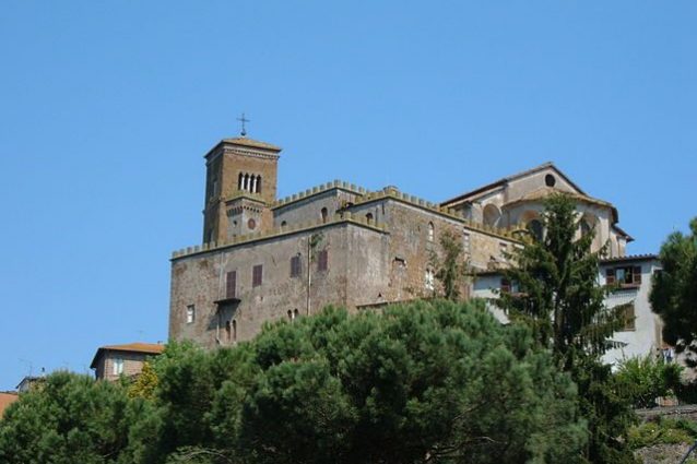 Sutri, Santa Maria Assunta e Palazzo Vescovile – Foto Wikipedia Commons