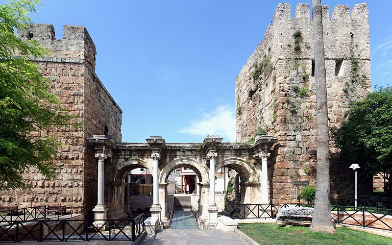 Porta di Adriano, Antalya