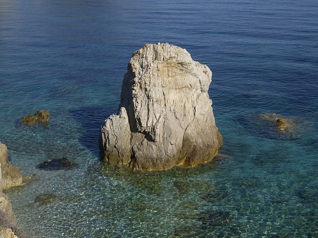 Mare cristallino all’isola d’Elba – Foto Pixabay