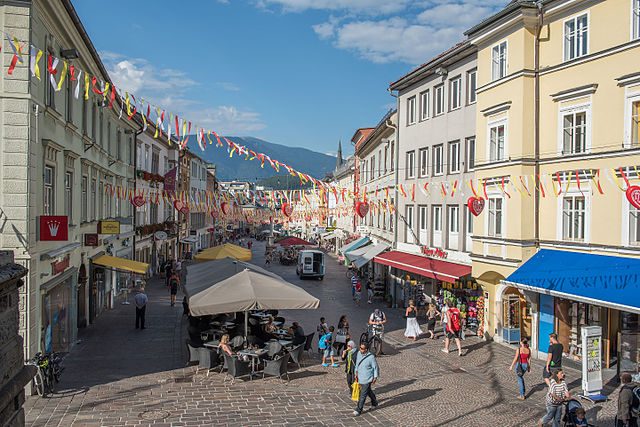 Villach, Hauptplatz – Foto Wikimedia Commons