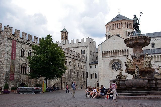 Piazza Duomo – Foto Wikimedia Commons