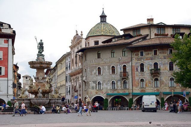 Trento, Piazza Duomo – Foto Wikimedia Commons