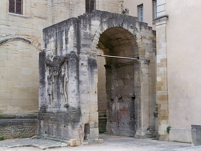 Arco romano – Foto Wikimedia Commons