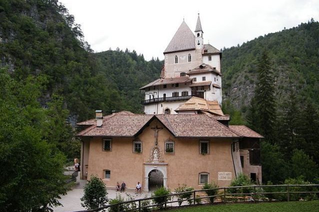 Santuario di San Romedio – Foto Wikipedia