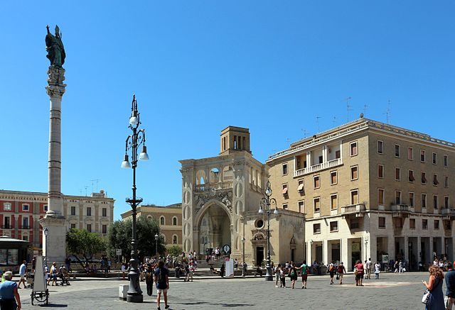Piazza Sant’Oronzo – Foto Wikimedia Commons