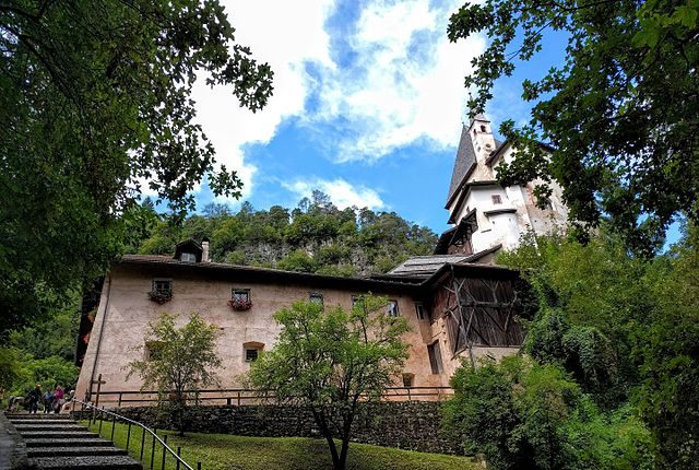 Santuario di San Romedio – Foto Wikipedia
