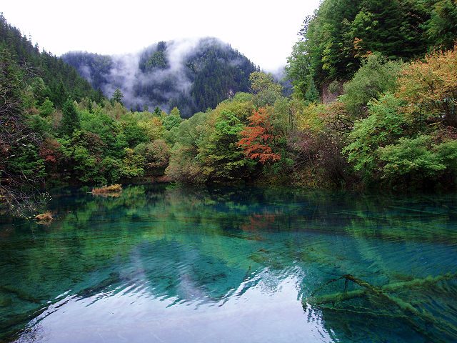 Valle del Jiuzhaigou – Foto Wikipedia