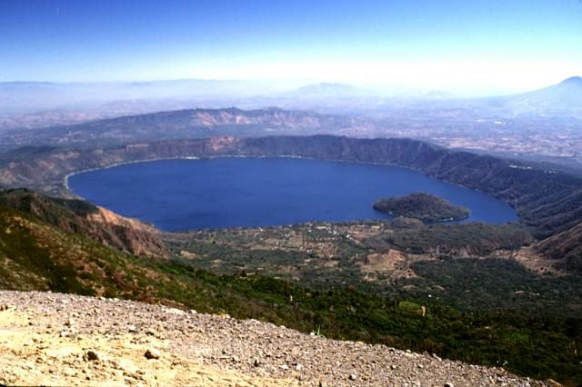 Caldera Coatepeque – Foto Wikimedia Commons