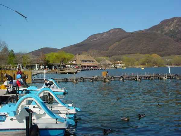 Lago di Caldaro – Foto Wikimedia Commons