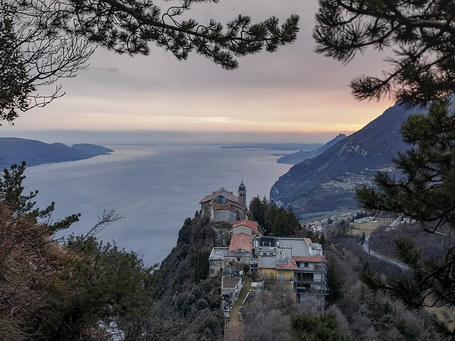 Eremo di Montecastello