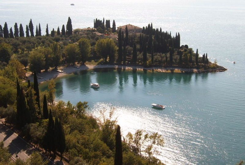 La Riviera Degli Ulivi La Parte Veneta Del Lago Di Garda
