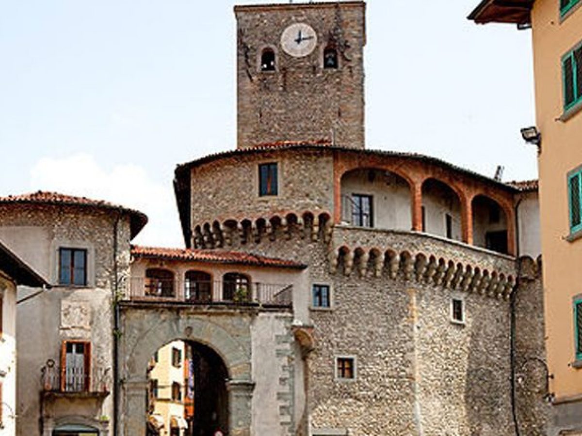 Castelnuovo e i fantastici paesaggi della