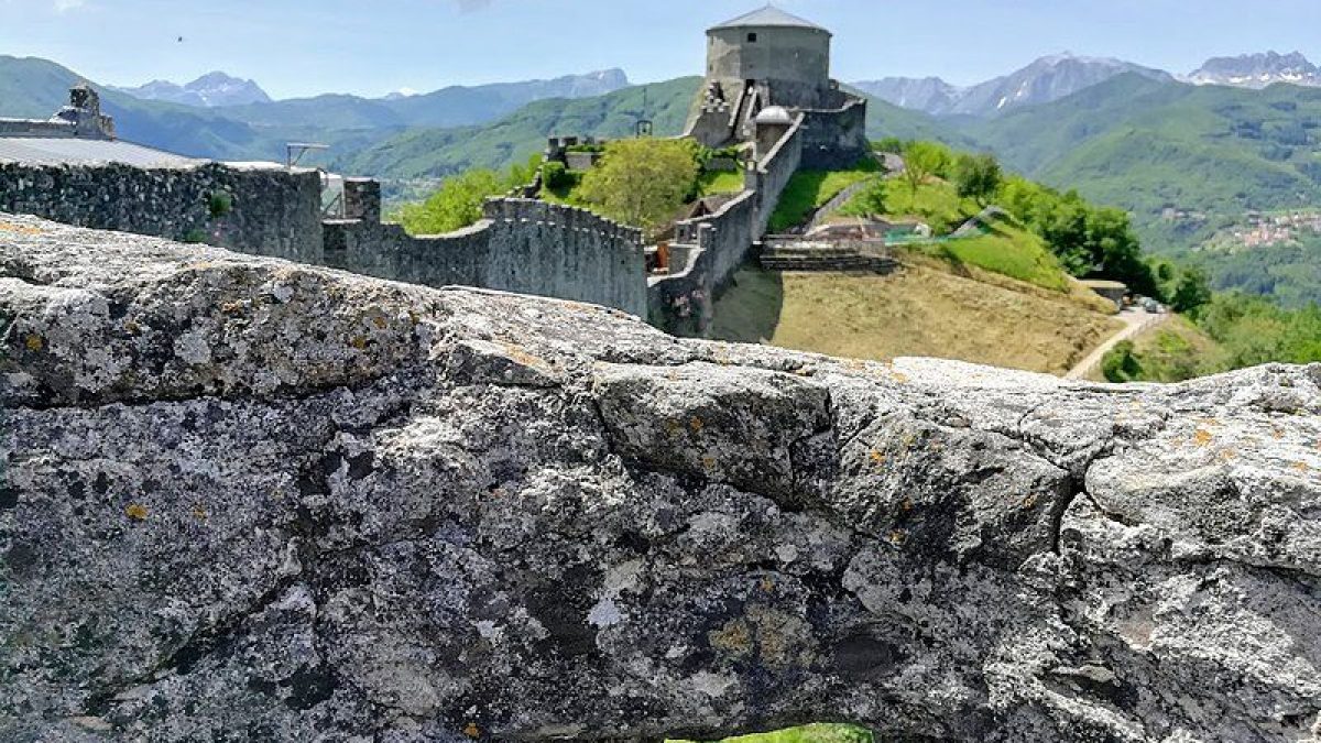Le mura e la fortezza delle Verrucole