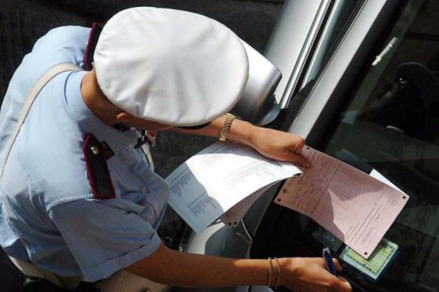 Guida senza assicurazione, multe fino a 3mila euro e sequestro del mezzo