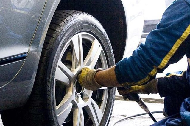 Il 15 aprile tornano le gomme estive, sempre più italiani le cercano su internet