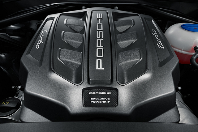 Porsche Macan Turbo Performance Engine