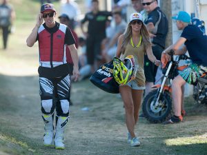 Mr. & Mrs. Cairoli. Tony pronto a sposare la bella Jill