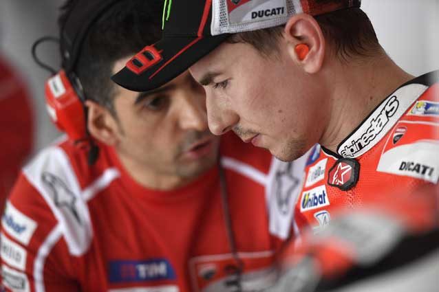 MotoGp, Lorenzo in difficoltà con la Ducati: “Devo adattarmi più di quanto pensassi”