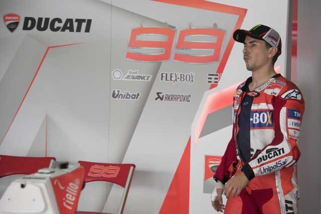 MotoGp, Vermeulen: “Conosciamo Lorenzo, il denaro lo ha spinto in Ducati”