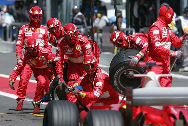 Box Ferrari GP Francia 2004