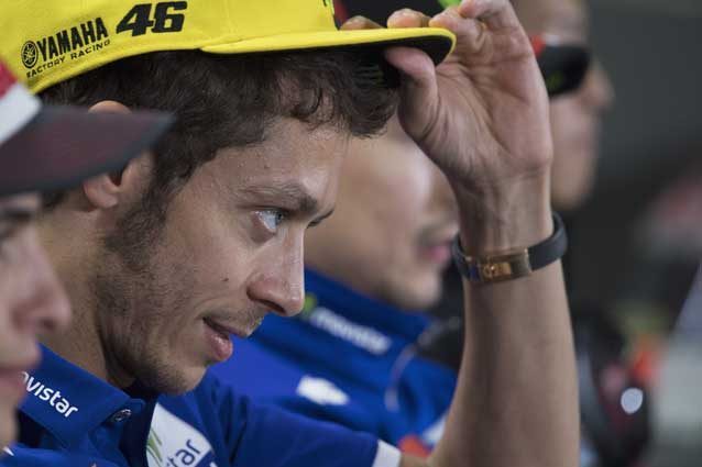 MotoGp, Valentino Rossi: “Già iniziata la riabilitazione”