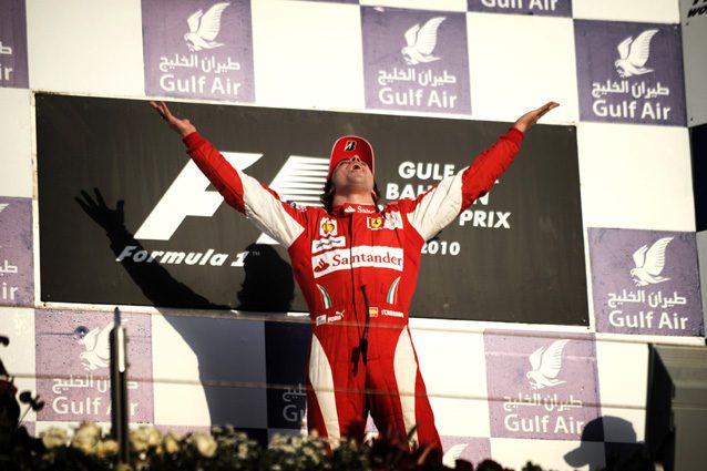 Fernando Alonso esulta dopo la vittoria del 2010 con la Ferrari – Getty Images