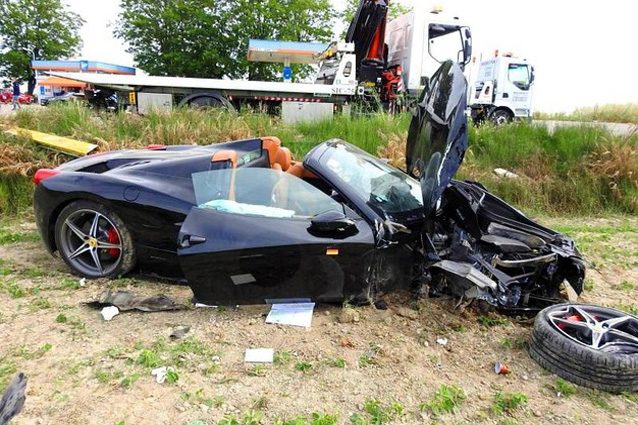 La Ferrari 459 coinvolta nell'incidente – Foto IlRestodelCarlino.it