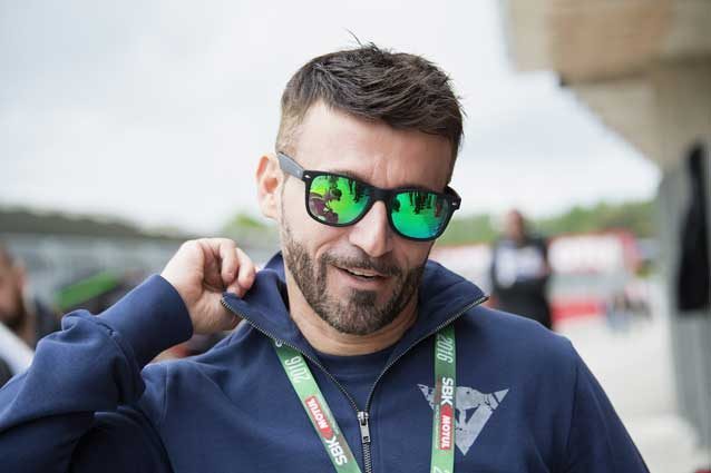 Max Biaggi, le condizioni dopo l'incidente: ‘solo’ costole rotte