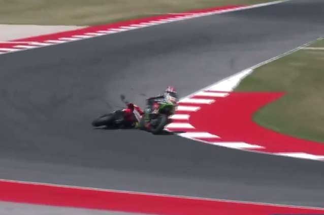 L'incidente tra Davies e Rea / WSBK