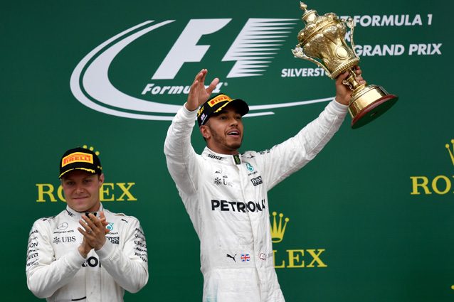 Lewis Hamilton festeggia la vittoria a Silverstone – Getty Images