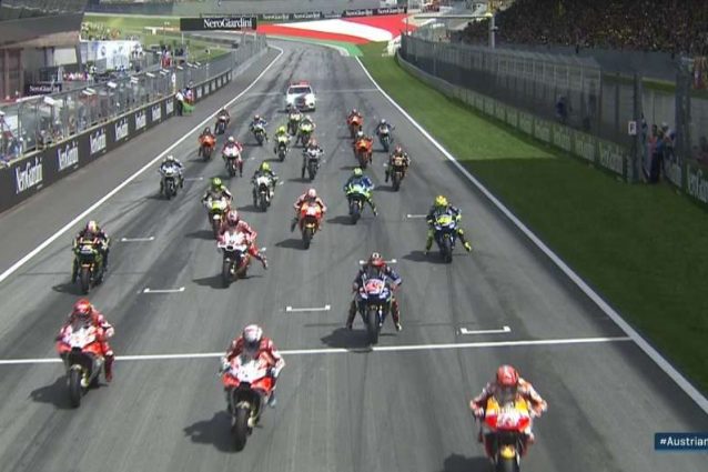 Partiti! Marquez parte bene, Lorenzo attacca subito