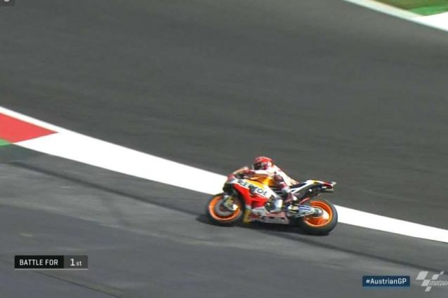Errore di Marquez, Dovi davanti!