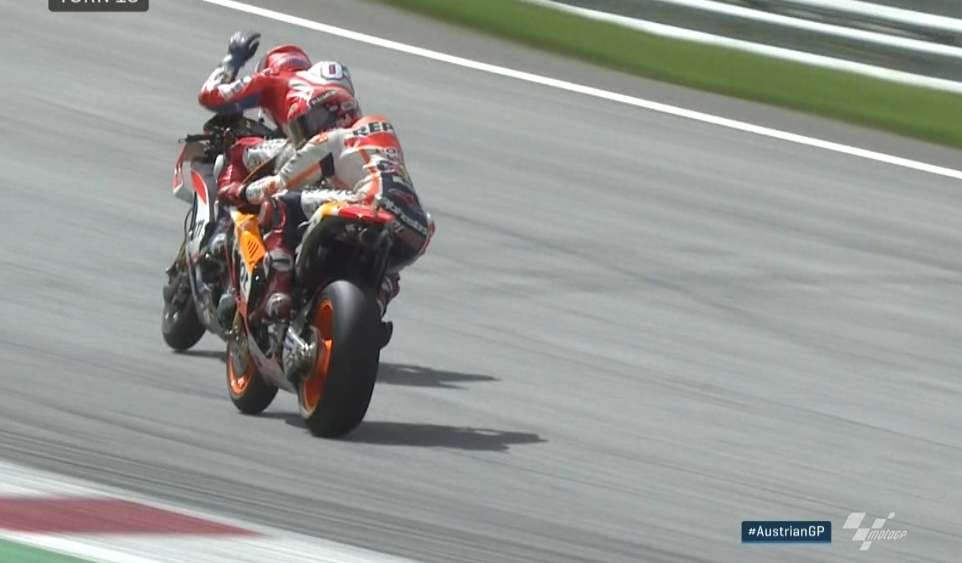 Il gesto di Dovizioso a Marquez / MotoGp.com