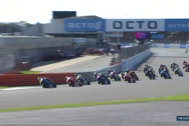 Partiti! Rossi subito al comando