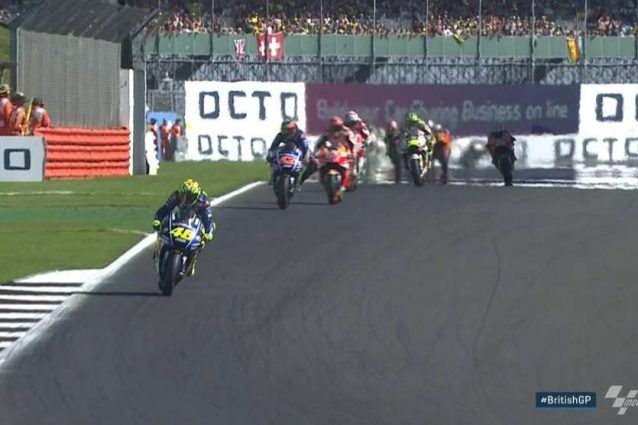 Rossi già in fuga, Vinales supera Marquez