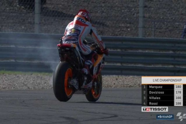 Marquez rompe il motore: lo spagnolo costretto al ritiro