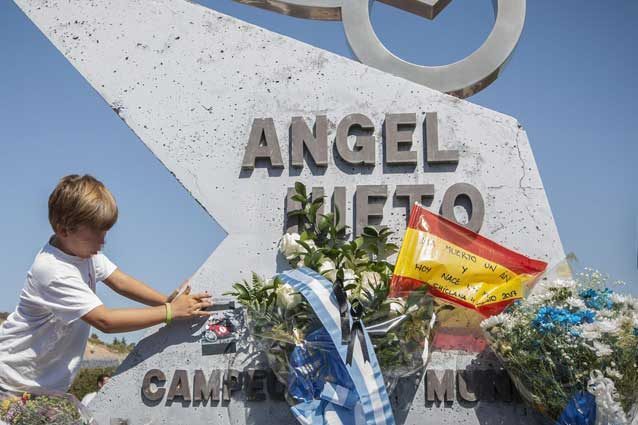 Angel Nieto cremato oggi a Ibiza. I funerali a settembre a Madrid