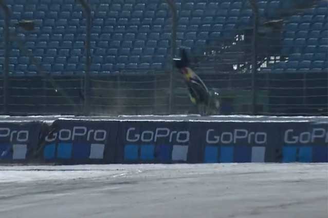 MotoGP, Iannone sorprende nel warm up, Marquez in scia