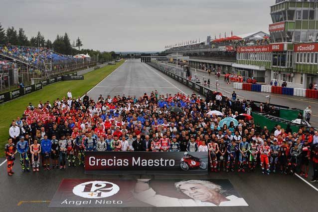 Un minuto di silenzio per Angel Nieto / MotoGP.com