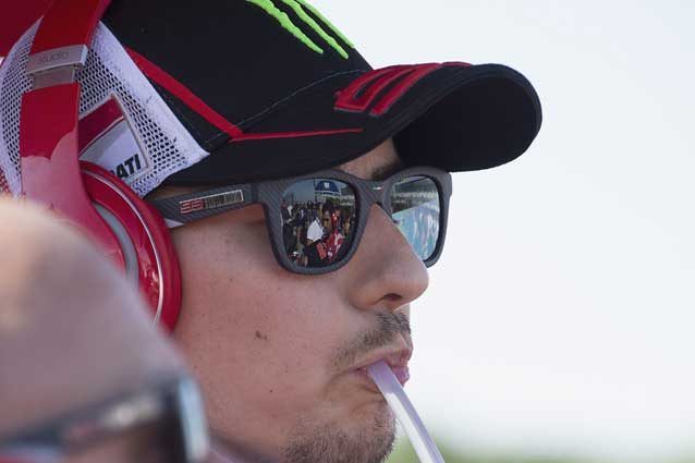 Lorenzo, l’affronto a Valentino Rossi: “Ha vinto senza rivali”