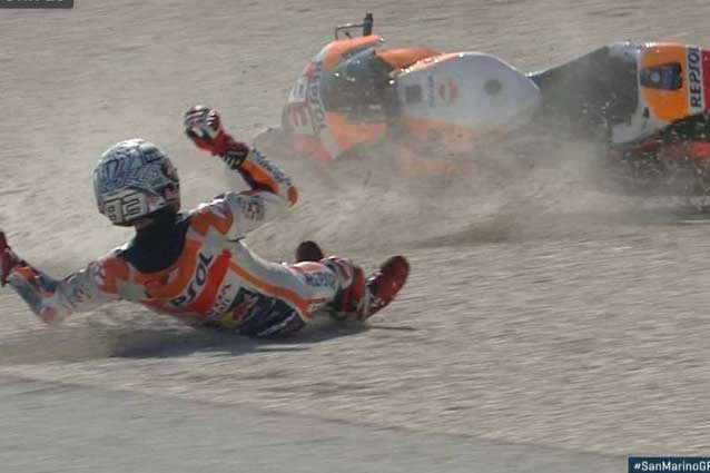 MotoGP Misano, brilla Petrucci ma è Marquez show: prima cade e poi manda Iannone a quel paese