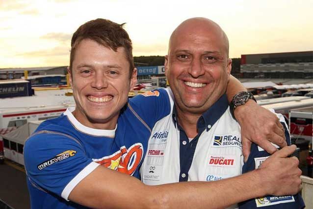 il 28enne pilota Titio Rabat con il ceo di Esponsorama Raul Romero / Reale Avintia