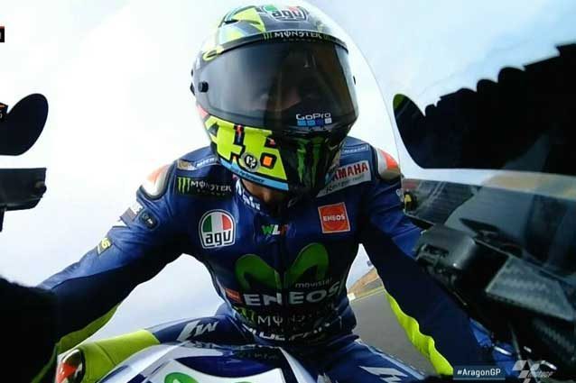 Valentino Rossi in pista durante le libere 2 del Gp di Aragon